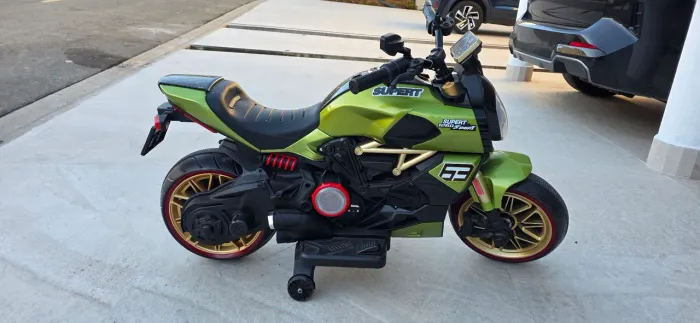 Moto elétrica infantil