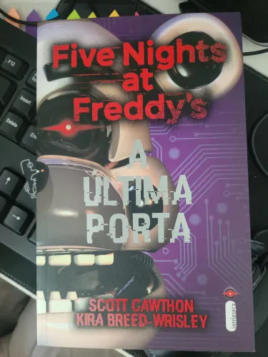 Livro 3 de 3: Five Nights At Freddy's