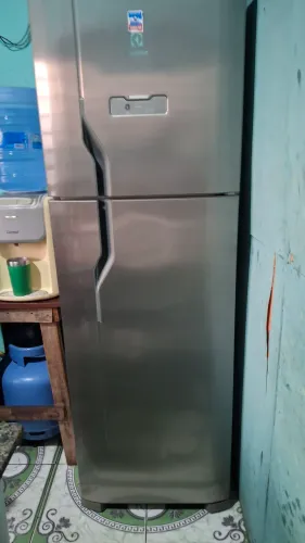 Geladeira frost free.