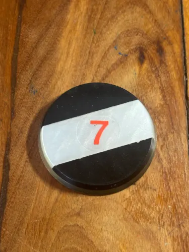 Botão Antigo Do Vasco De 44,74 mm. Bequinho de Madrepérola - cód: 016