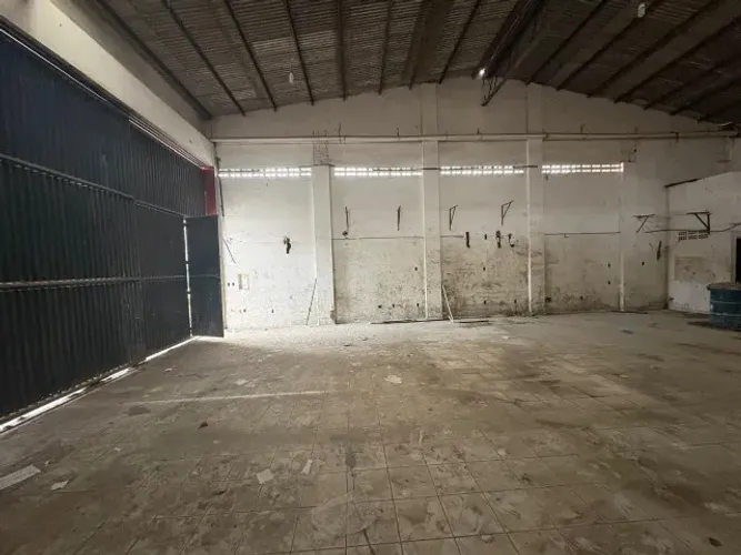Galpão comercial excelente localização em Mangabeira