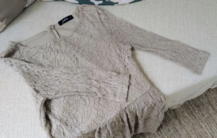 Vestido de renda infantil
