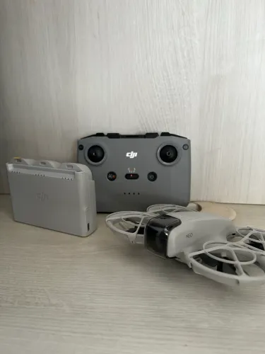 Drone Neo Fly More Combo + Case