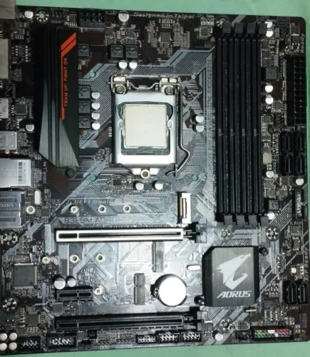PLACA MAE AUROS B360 GAMING 3 + CORE I7 9700F + COOLER PADRÃO INTEL