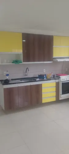 Casa, 1 quarto, 1 banheiro, espaço para lavanderia, sala e cozinha conjugados.
