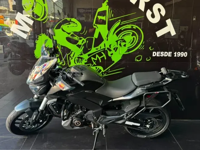 Bajaj Dominar D400 2025 com 8 mil km