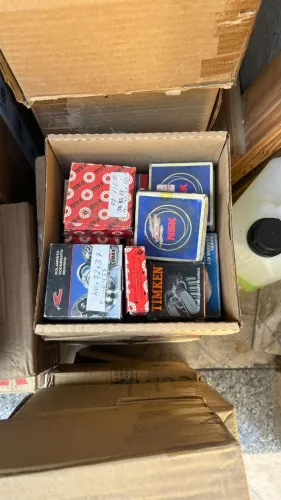 Estoque de loja de rolamento, retentores, correias, mancais e produtos induistriais