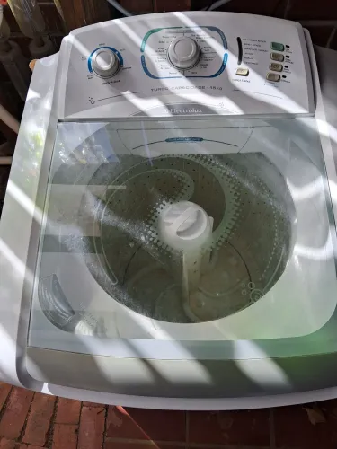 Vende máquina de lavar eletrolux 15k