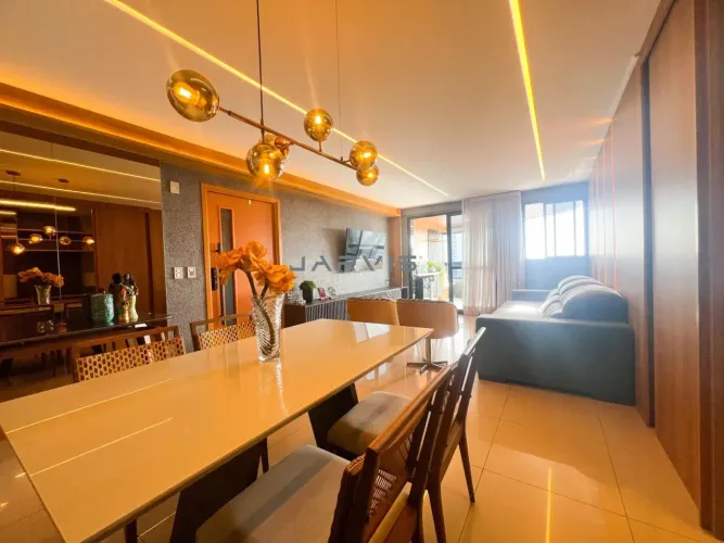 Vendo apartamento no Ed. Fiori, de 139m2 com 4 suítes - Farol