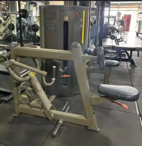 Aparelho musculação Remada costas MOVEMENT  R$ 4.500,00