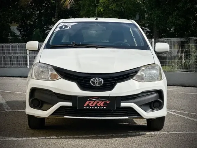 Toyota Etios XS Sedan 1.5 Flex 16V 4P Mec. 2013