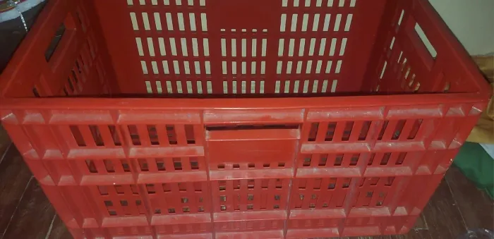 Vendo Caixas vazadas/contentores