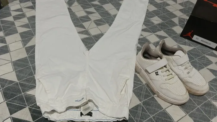 Vendeu esse sapato e calça para desfila