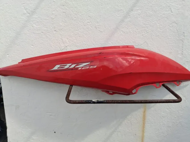 Lateral direita da Biz 125!