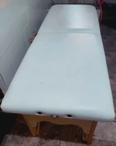 Mesa ( maca) para procedimentos estéticos portátil