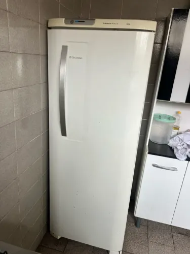 Geladeira FrostFree Electrolux