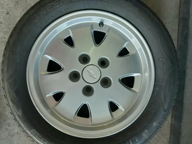 Roda aro 15 GM Opala Diplomata com Pneu 195 60 15 Remold jogo completo