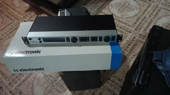 Rack de efeitos TC Eletronics G-Major 2