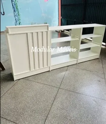 Balcão Caixa Ripado + 2 Balcões Vitrine