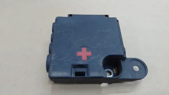 Caixa Fusível Rele Polo Positivo Bateria Audi A4