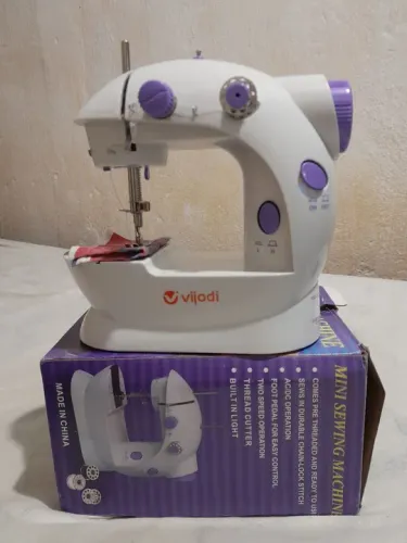Mini maquina de costura