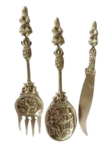 1 conjunto de talheres de bronze grande colher ,gafo ,faca, decorativo