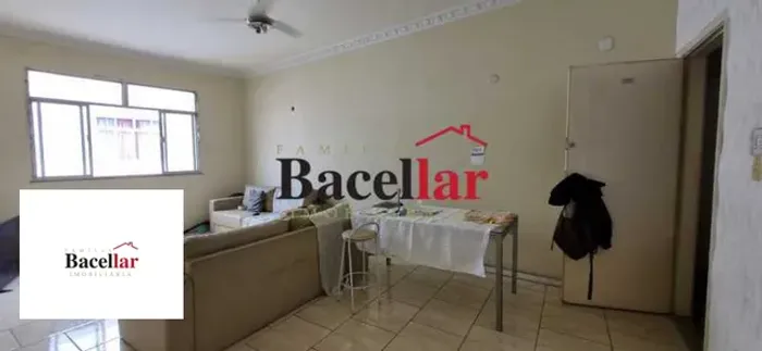 Propriedade dentro de uma vila com área externa. Uma verdadeira casa suspensa!!!