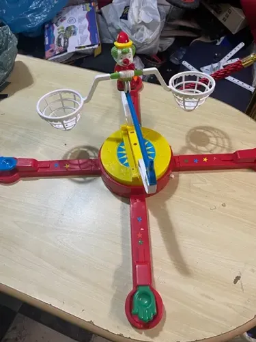 Lindo brinquedo antigo raro anos 70 ou 80  palhaço equilibrista