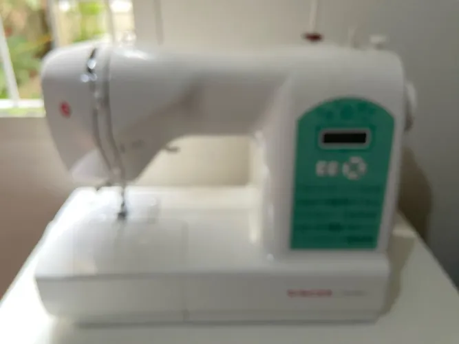 Máquina de Costura Singer Starlet