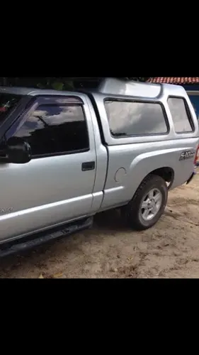 CAPOTA EM FIBRA DE VIDRO PARA S10 