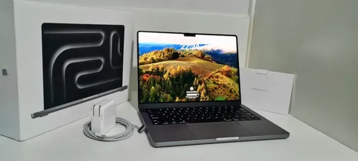 Apple Macbook Pro 14 M3 Ssd 512gb ram 8g