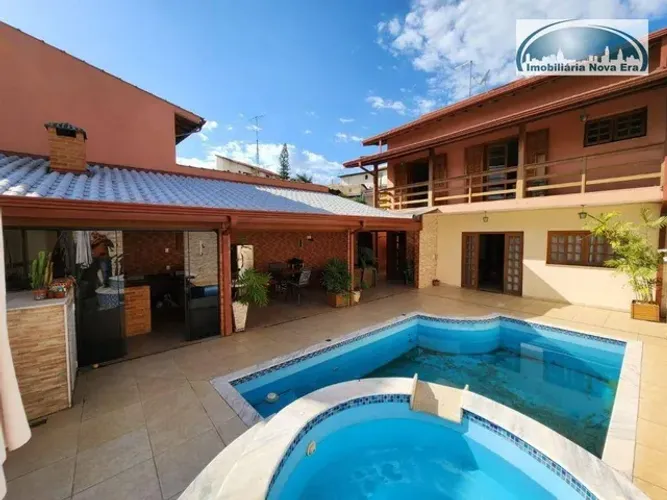 Casa com 3 dormitórios à venda, 250 m² por R$ 1.100.000,00 - Centro - Vinhedo/SP