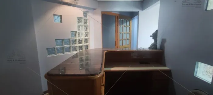 Sala comercial na Moóca; duas salas conjugadas; 03 banheiros; recepção; sala de espera; es
