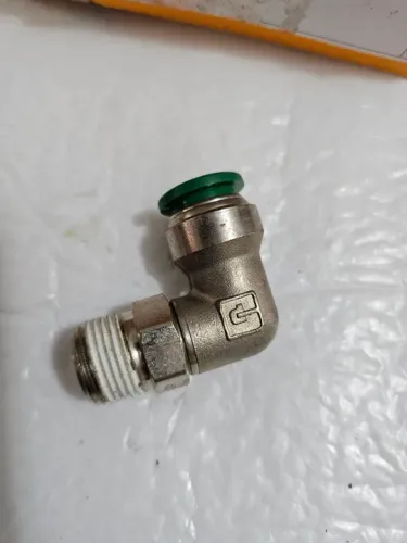 Cotovelo tubo Mac 90graus lat 1/2pol 3/8 Nptf