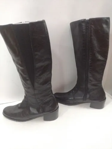 Bota feminina em couro marca Birello n.35 em ótimo estado de conservação