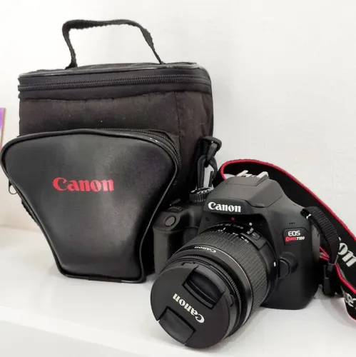 Câmera Canon EOS Rebel T100 com Lente