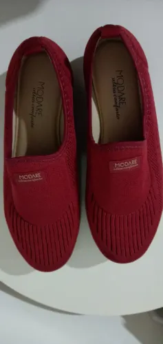 Tênis Modare ( modelo: Slip On/ linha- 7320 217) Tam.36. Na cor vinho .  Usado.