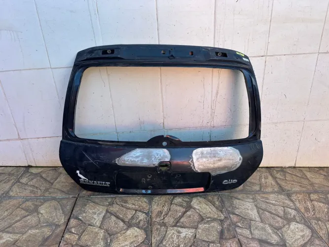 Tampa traseira Clio 1999/2000/2001/2002/2003/2004/2005