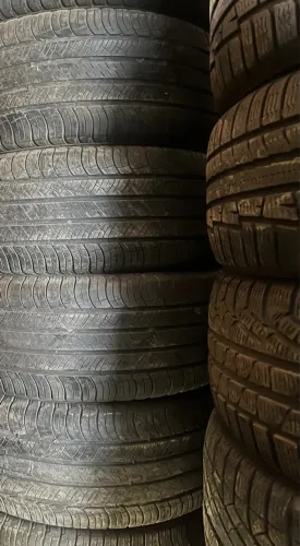 Jogo de pneus 17 Azera , Tiguan 235/55 R17 semi novos MICHELIN