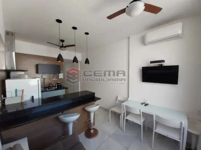 Apartamento : / Residencial / Copacabana