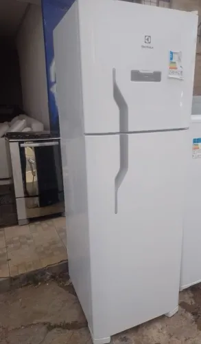 Geladeira Electrolux duplex Frost Free semi-nova