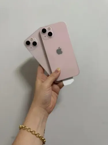 iPhone 13 seminovo rosa