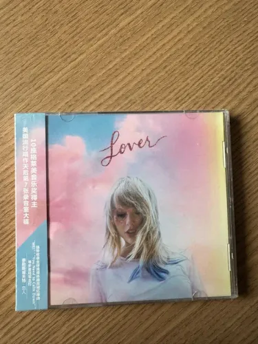CD Taylor Swift - Lover versão Chinesa (LACRADO)