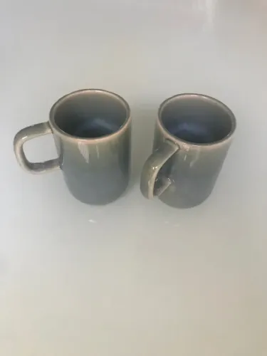 Canecas de cerâmica mesclada verde e cinza