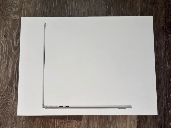 MacBook Air M4 256gb / 16gb RAM Starlight (Estelar) 13 Polegadas Lacrado