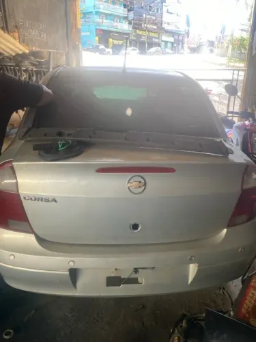 Tampa traseira Corsa Sedan 2003