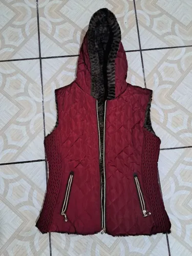 Colete de frio Feminino com Capuz Dupla Face