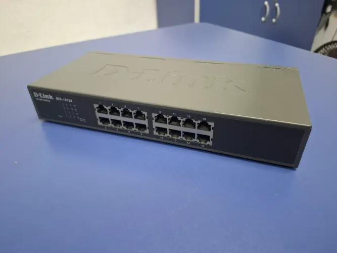 Switch D-Link DES-1016A 10/100