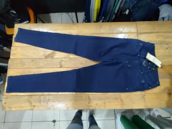 CALÇA JEANS RAZZ TAMANHO; 36 VALOR; 50,00