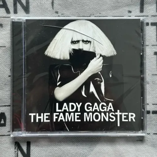 CD Lady Gaga - The Fame Monster Lacrado Standard Version Importado